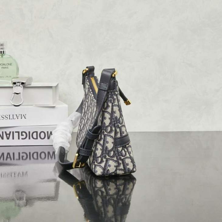 Picture of Dior Handbags _SKUfw239321974fw